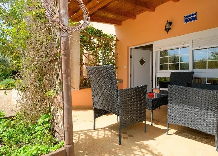 Uliveto Apartment